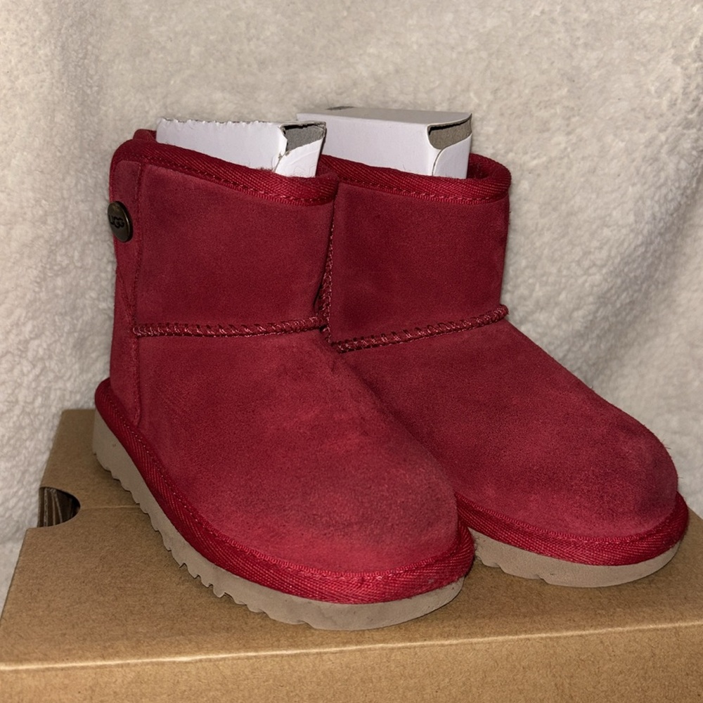 T Jona Ugg (8C) Red